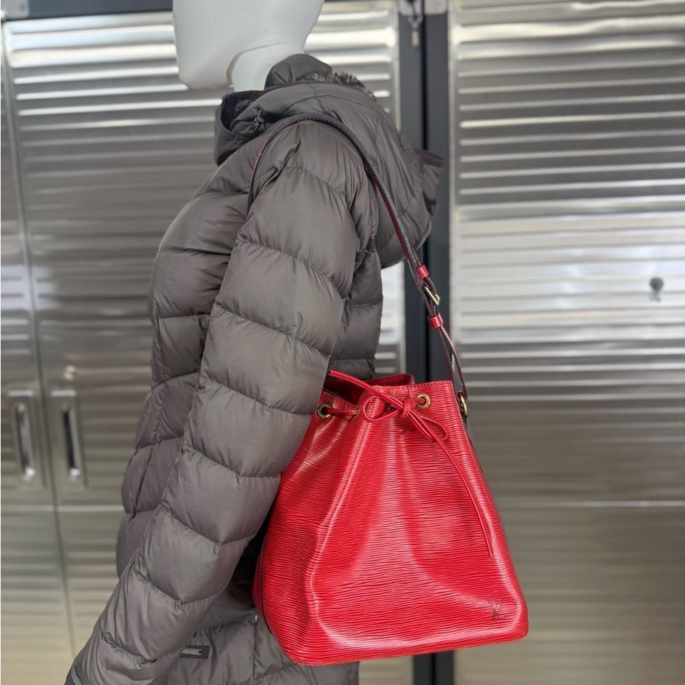 Louis Vuitton Epi Noe Red Leather Vintage Drawstring Bucket Bag